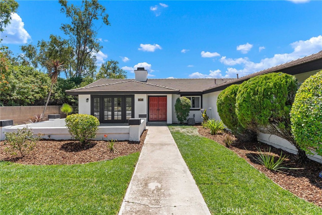 426 E Holyoke Place