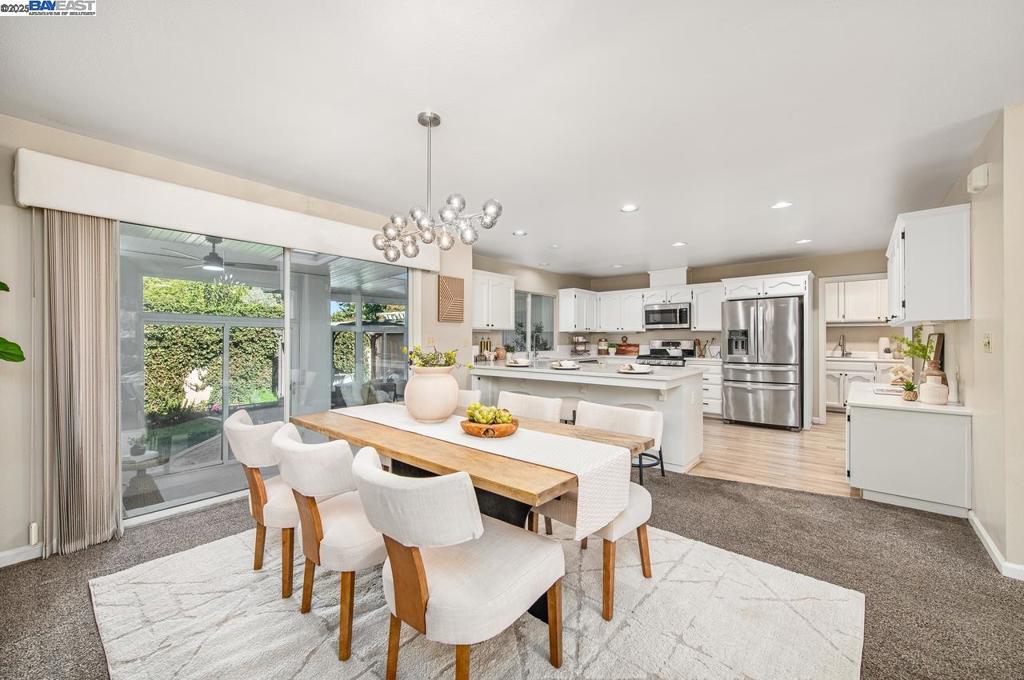 DEL VALLE COURT - Residential