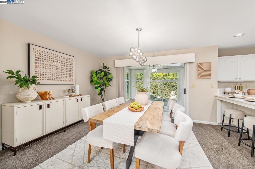 DEL VALLE COURT - Residential