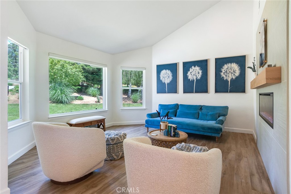 13288 Oak Crest Drive