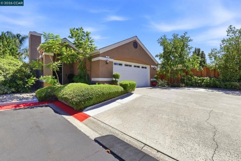 Photo of 25 Sparrow Hawk Ct. CT, Oakley, CA 94561 (MLS # 41147614)