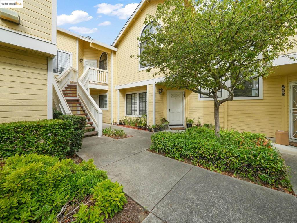 REFUGIOVAR - Residential Lease