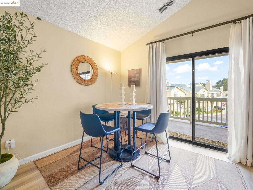 REFUGIOVAR - Residential Lease