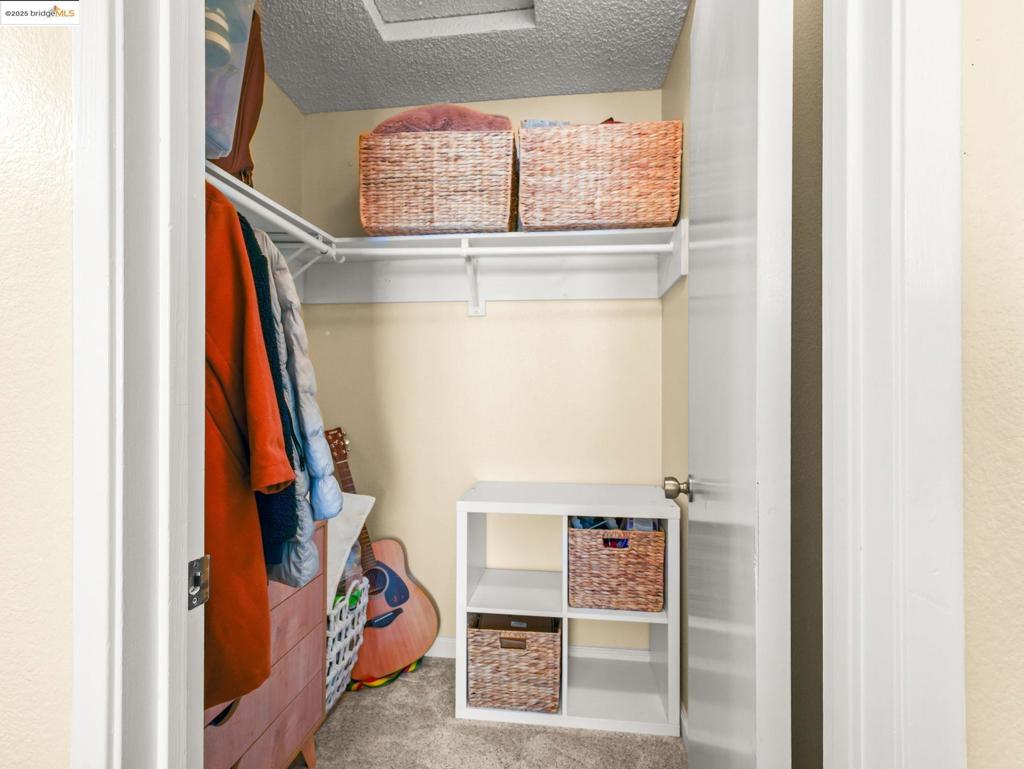 REFUGIOVAR - Residential Lease