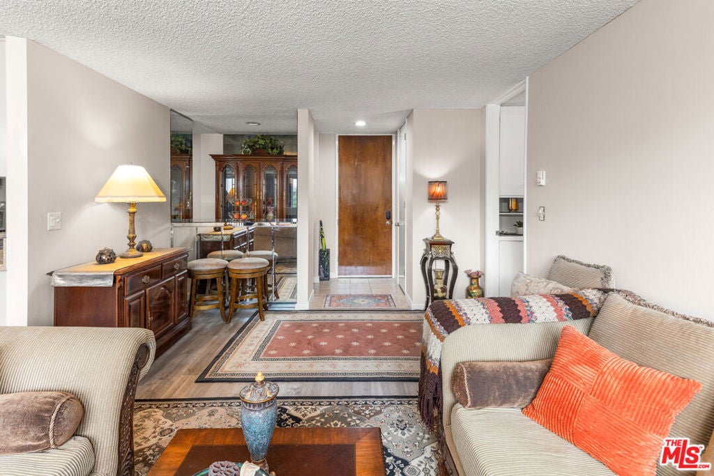 5950 Canterbury Drive C209