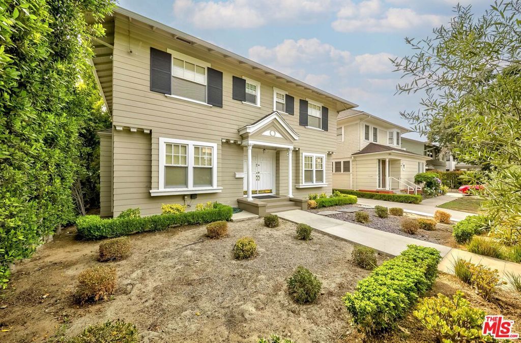 Photo of 416 S Van Ness Avenue, Los Angeles, CA 90020 (MLS # 25582959)