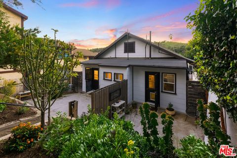 Photo of 534 Casanova Street, Los Angeles, CA 90012 (MLS # 26747373)