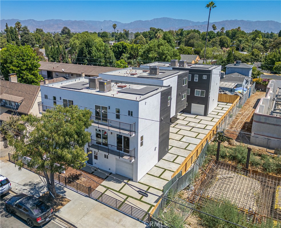 6830 Hazeltine Avenue