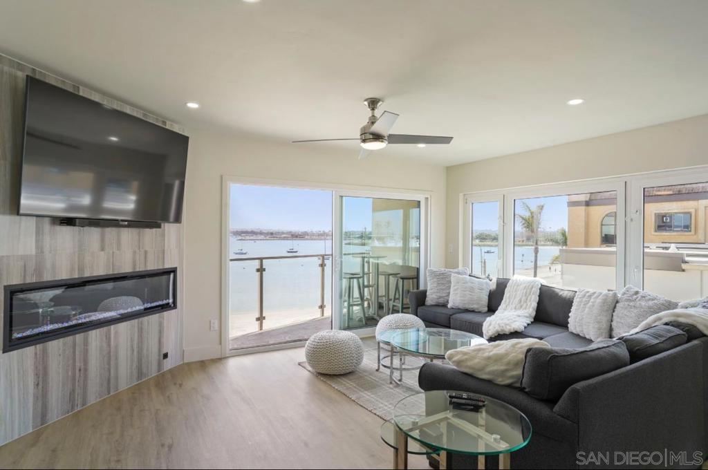 2820 Bayside Walk 2