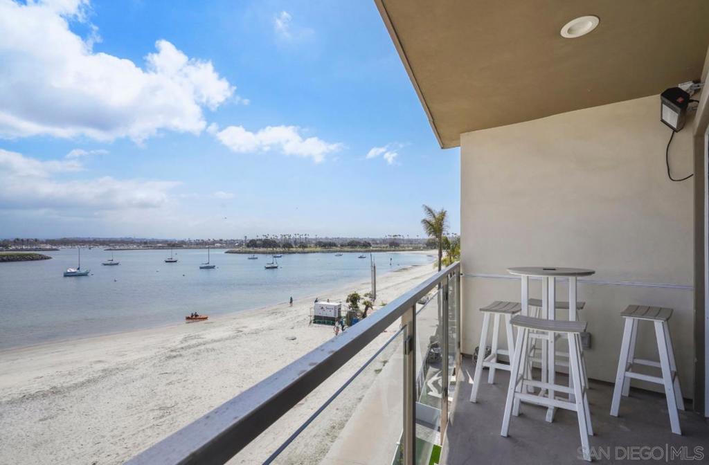 2820 Bayside Walk 2
