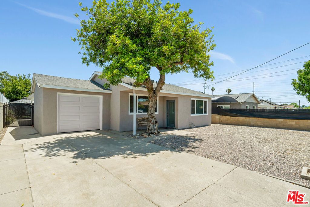 Photo of 13032 Glamis Street, Pacoima, CA 91331 (MLS # 25606775)