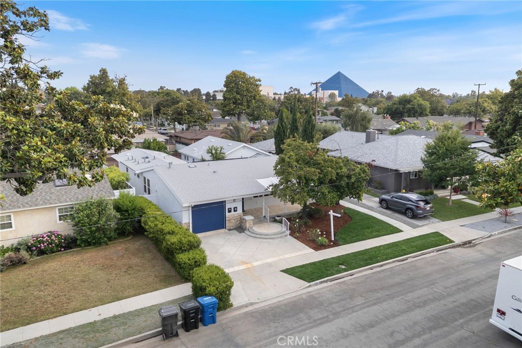 Los Altos/South of Fwy (LSF) - Residential Lease