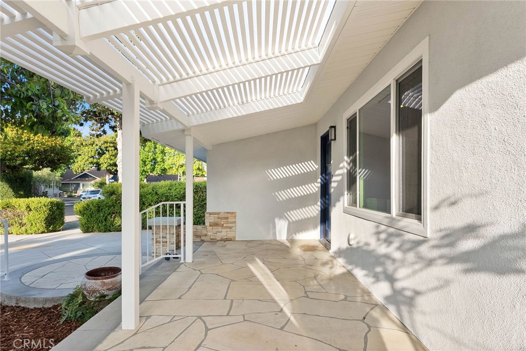 Los Altos/South of Fwy (LSF) - Residential Lease