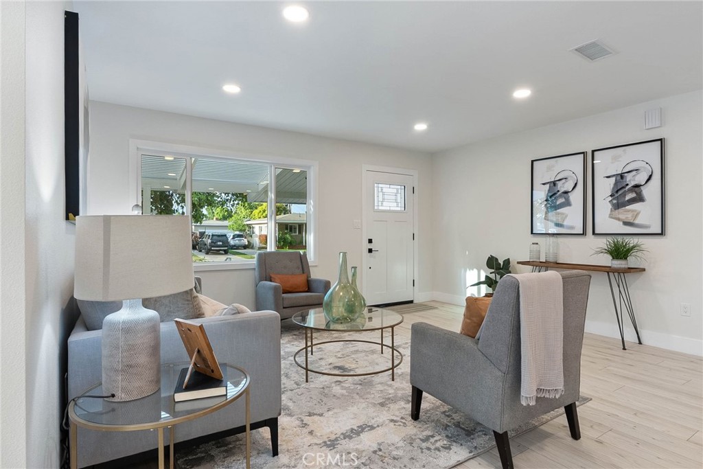 Los Altos/South of Fwy (LSF) - Residential Lease