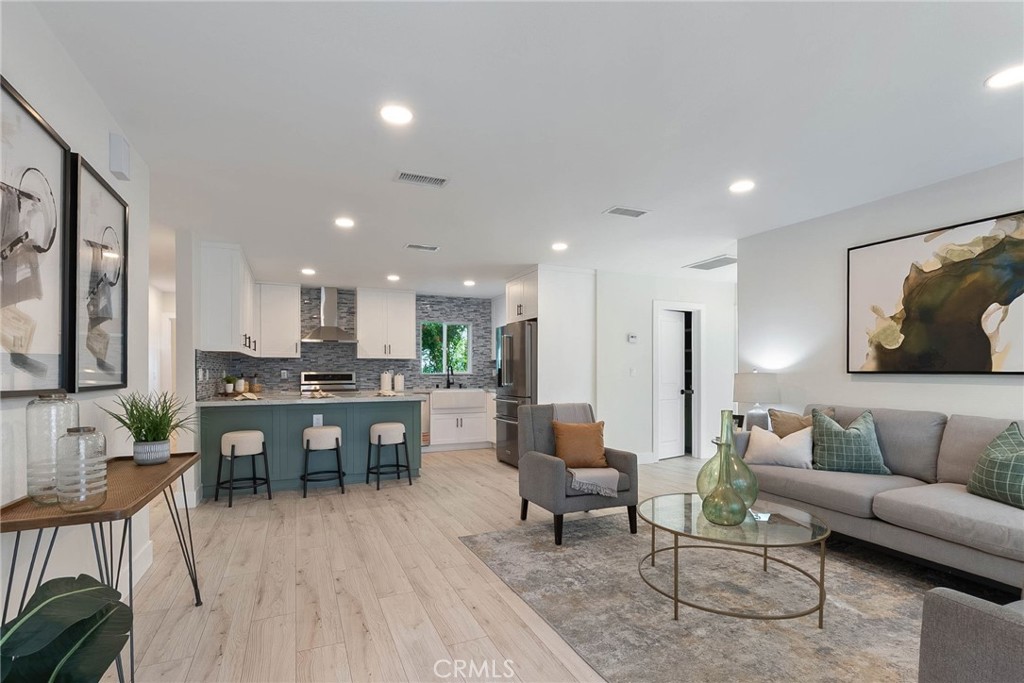 Los Altos/South of Fwy (LSF) - Residential Lease