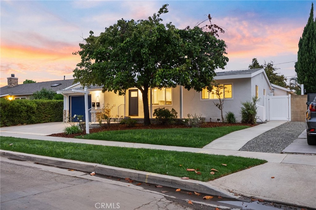 Los Altos/South of Fwy (LSF) - Residential Lease