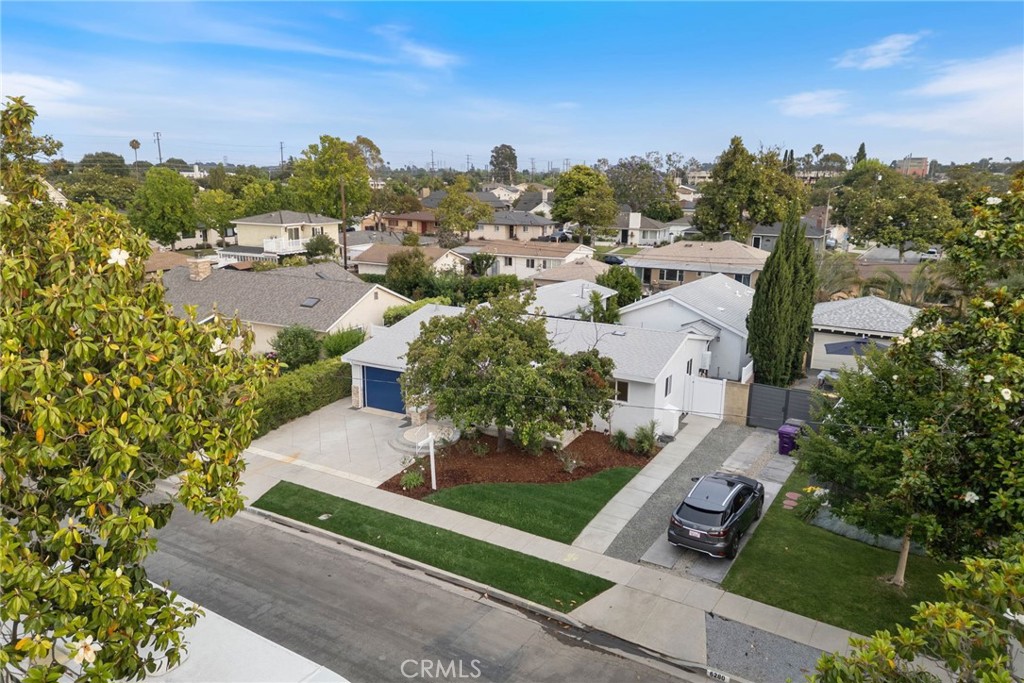 Los Altos/South of Fwy (LSF) - Residential Lease