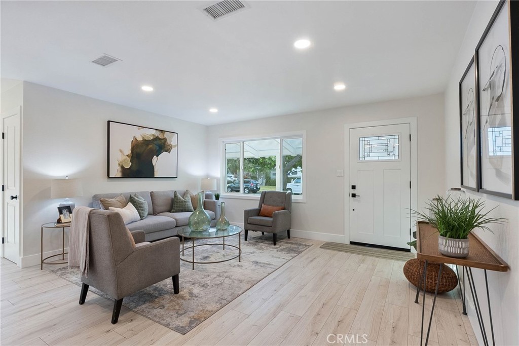 Los Altos/South of Fwy (LSF) - Residential Lease