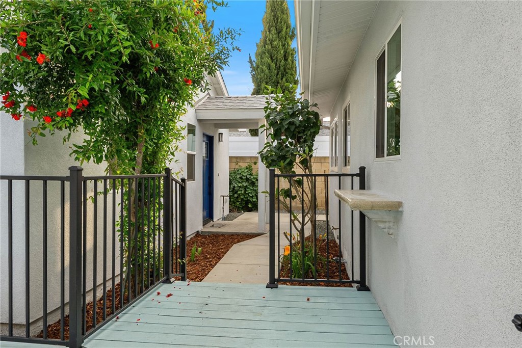 Los Altos/South of Fwy (LSF) - Residential Lease