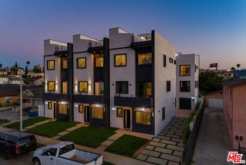 Photo of 4826 W Pickford St, Los Angeles, CA 90019 (MLS # 26661633)