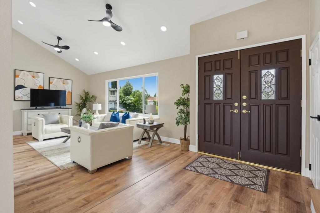 6165 Calle Del Conejo