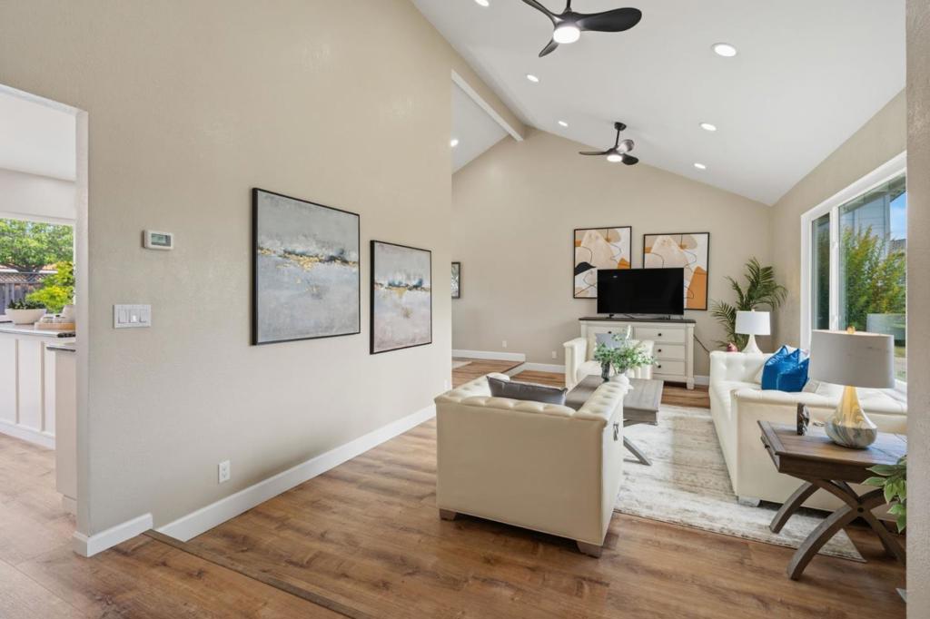 6165 Calle Del Conejo