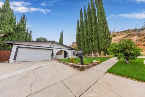 Photo of 18735 Bookham DR, Canyon Country, CA 91351 (MLS # SR26113189)