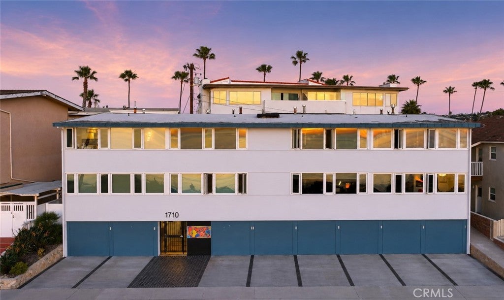 1710 Esplanade