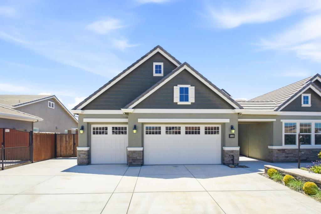 1436 FREESTONE Road