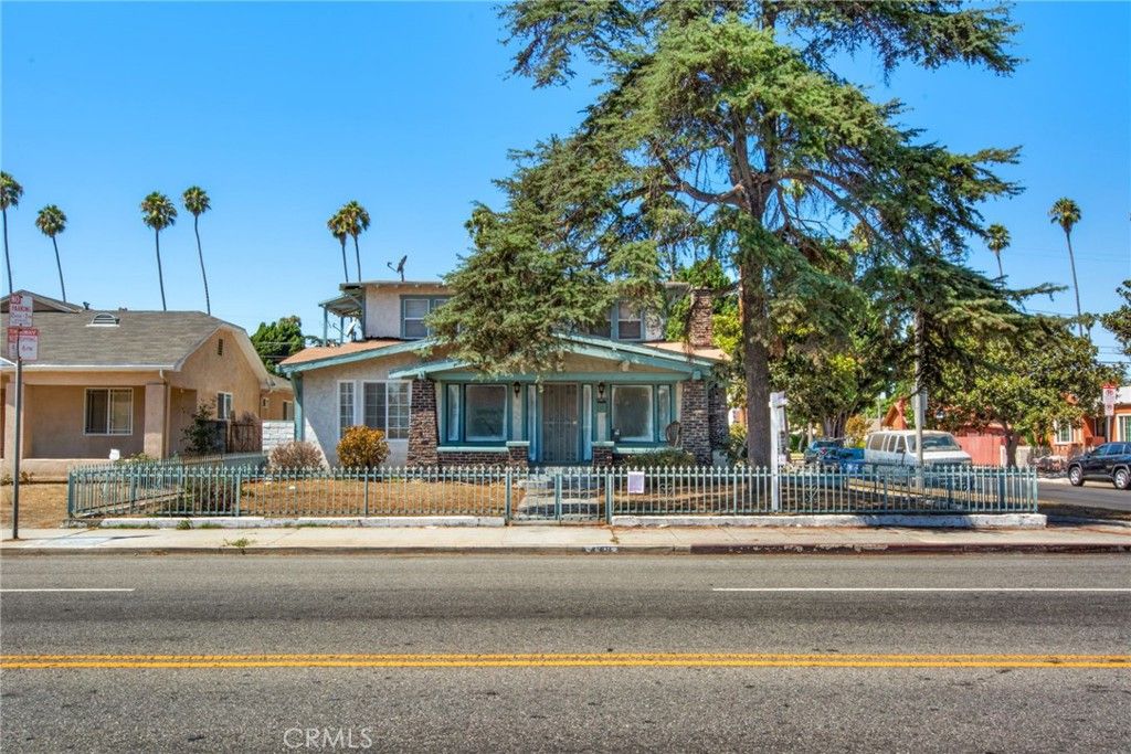 Photo of 4301 Arlington Avenue, Los Angeles, CA 90008 (MLS # SR25184315)