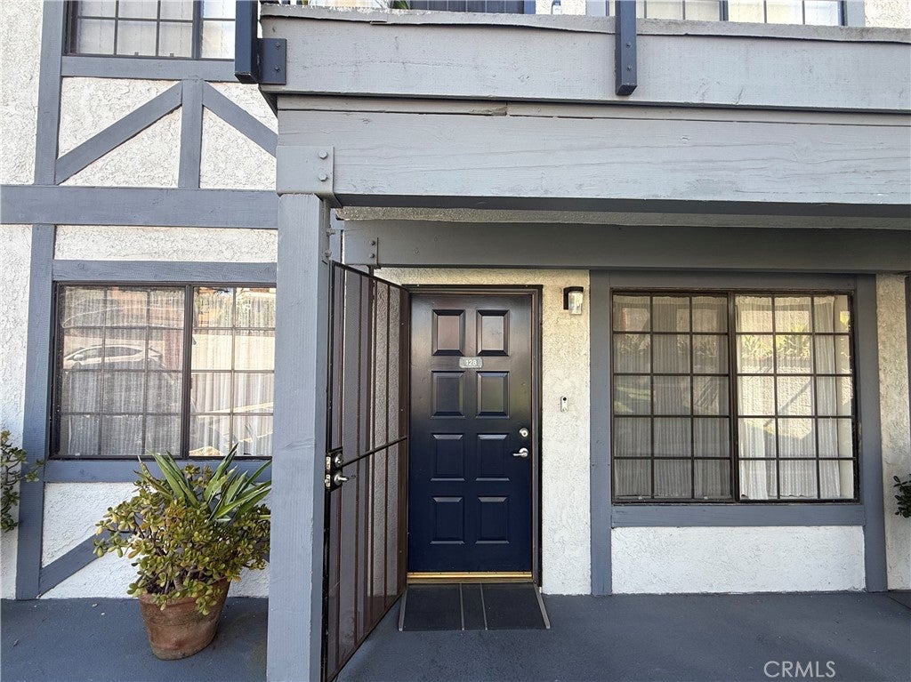 2599 Walnut 128