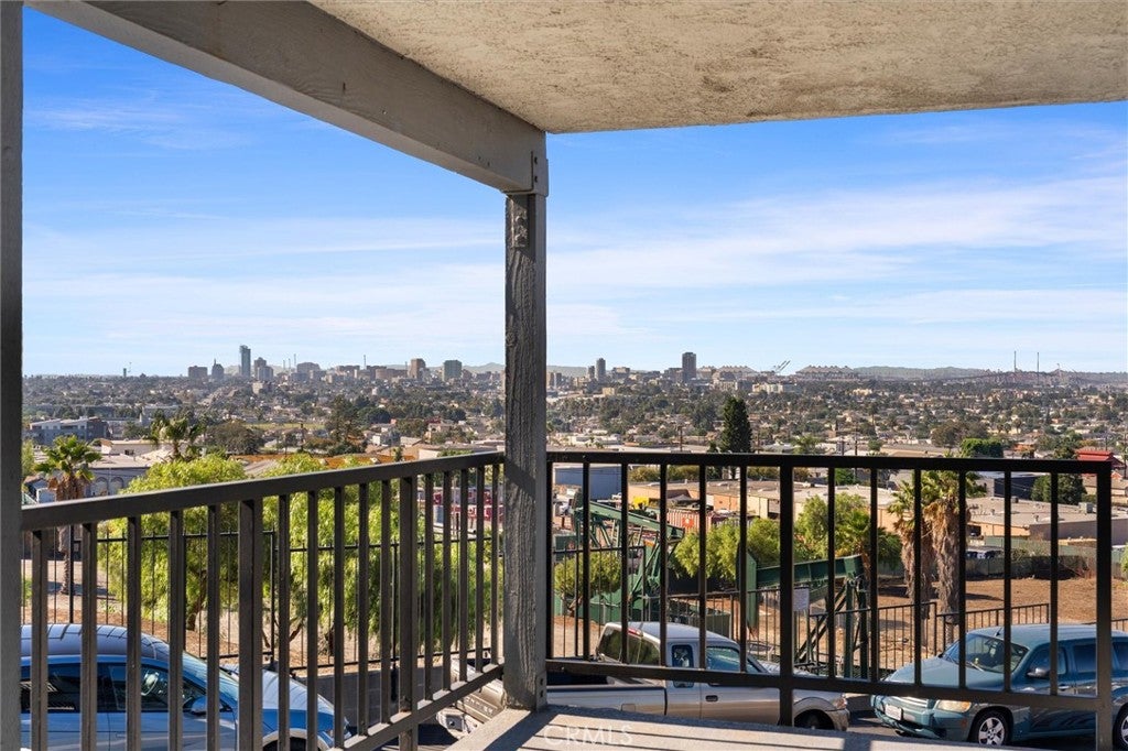 2599 Walnut 128