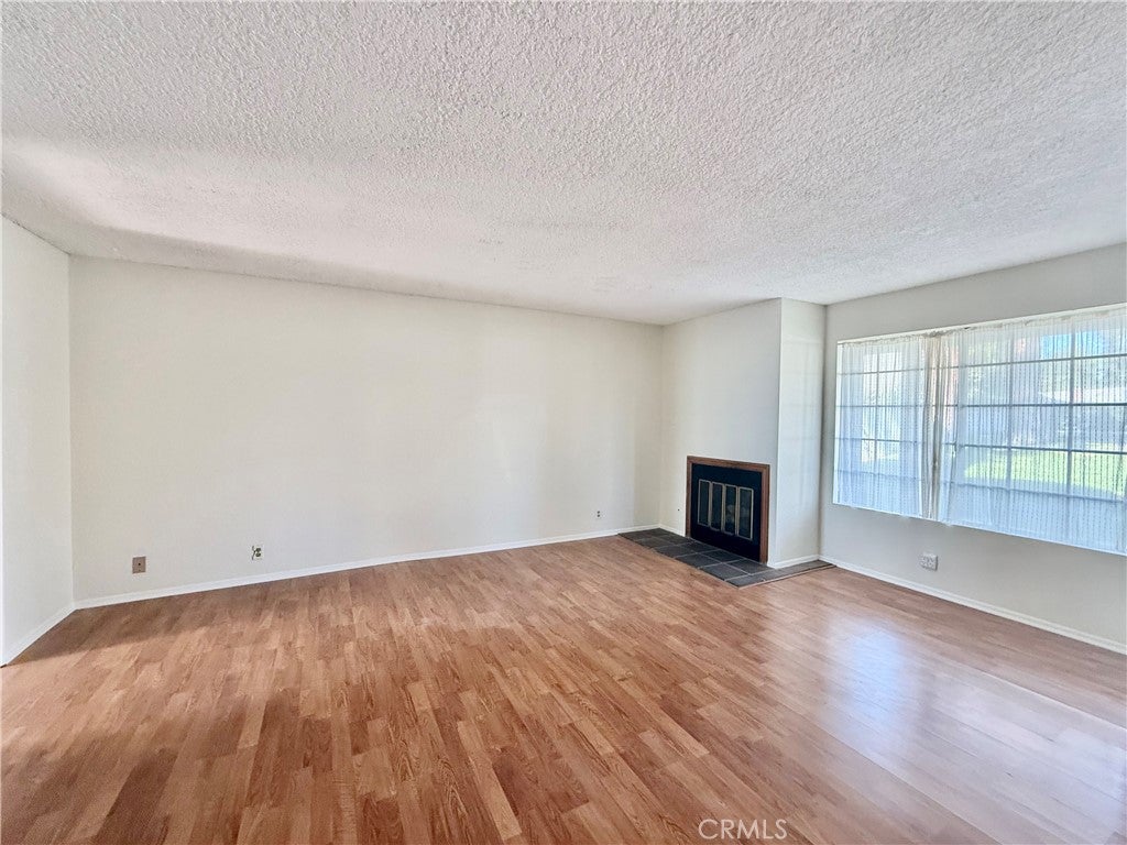 2599 Walnut 128