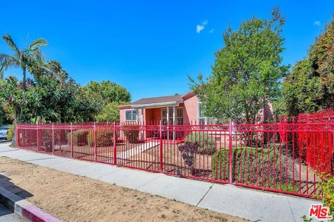 Photo of 2345 S Garth Avenue, Los Angeles, CA 90034 (MLS # 26744855)