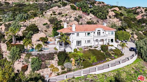 Photo of 7449 Studio Road, Canoga Park, CA 91304 (MLS # 26641357)