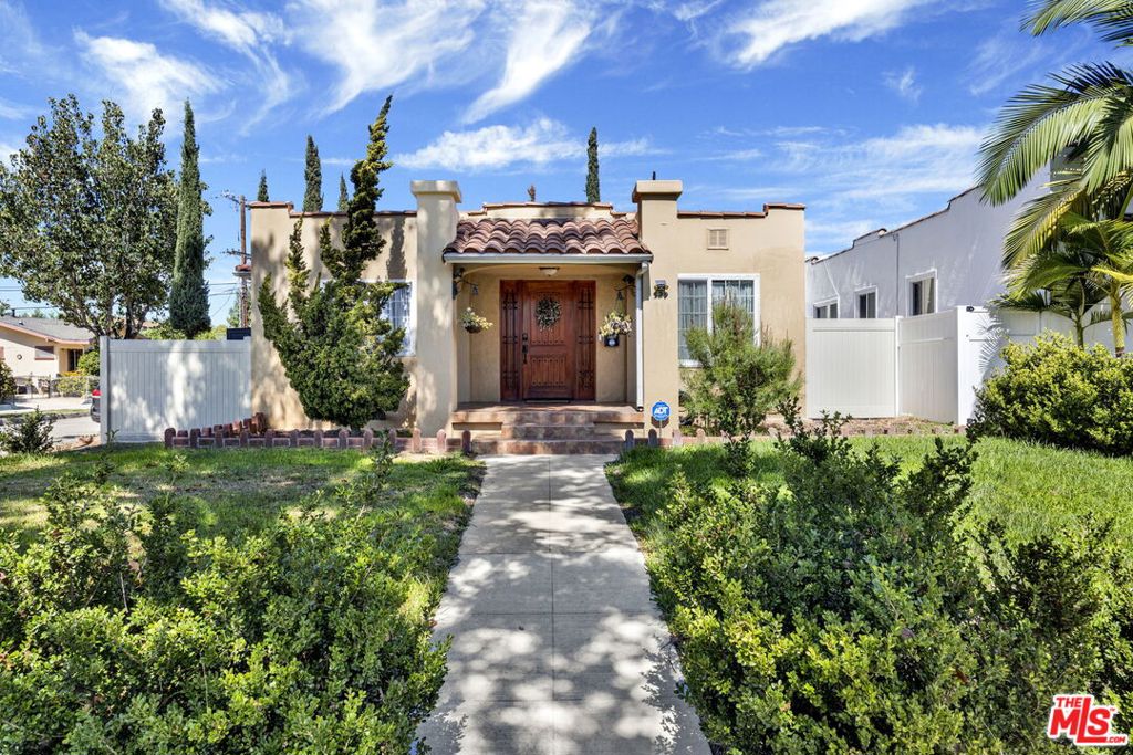 529 W Wilson Avenue