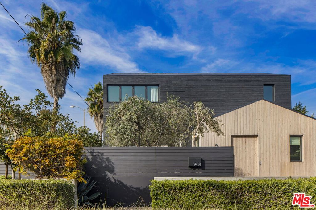 901 Flower Avenue