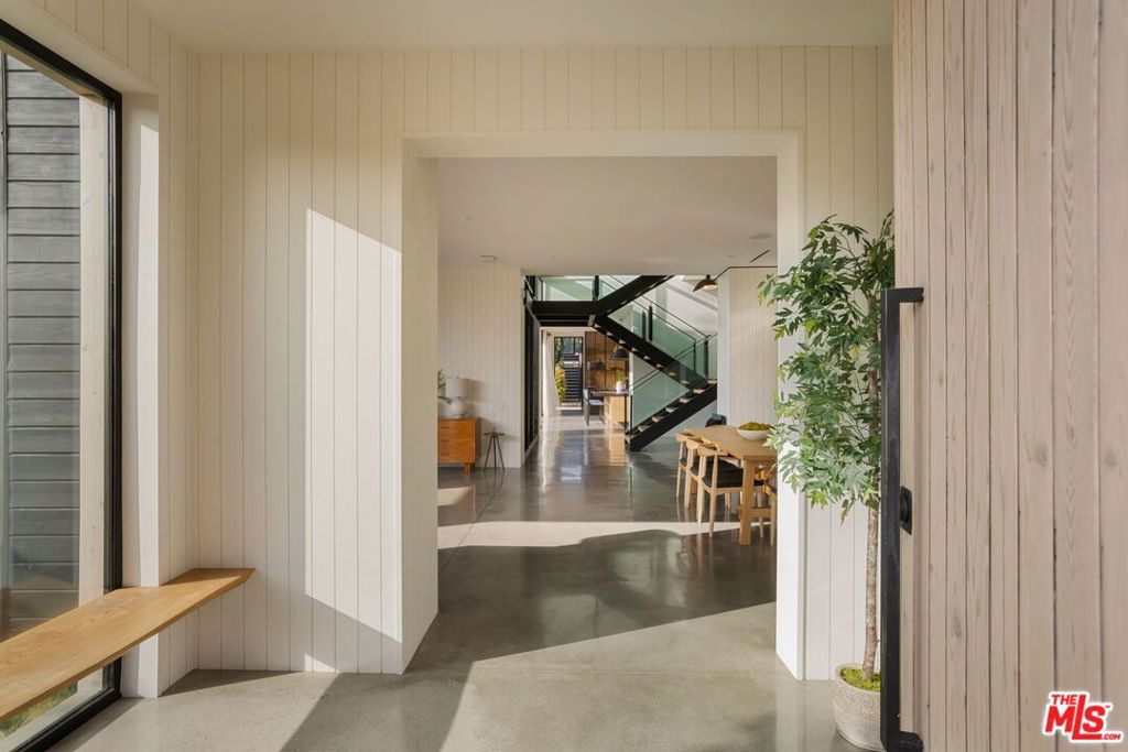 Photo of 901 Flower Avenue, Venice, CA 90291 (MLS # 26640171)