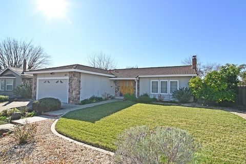 Photo of 673 Emerald St. St, Livermore, CA 94550 (MLS # 41121194)