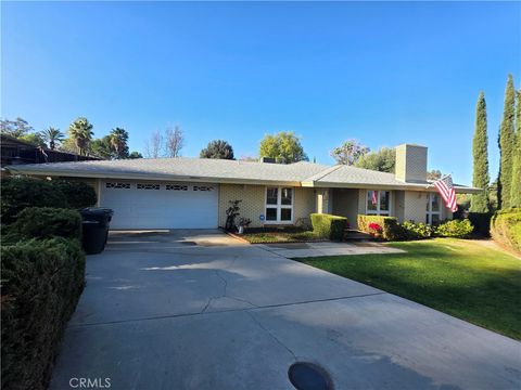 Photo of 1568 Ridge Street, Redlands, CA 92373 (MLS # IG26034328)