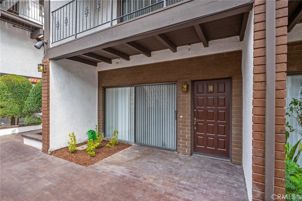 17200 Newhope 31