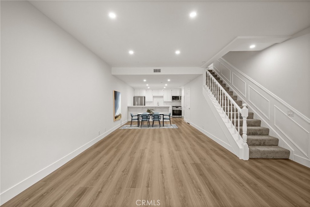 17200 Newhope 31