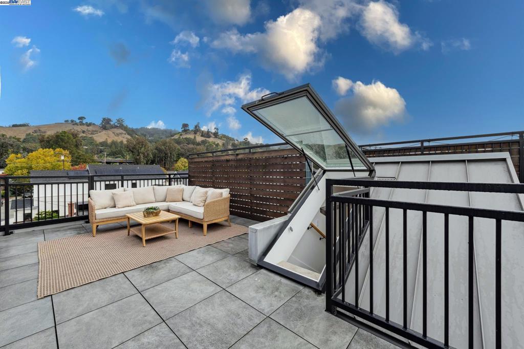 DOWNTOWN LAF - Residential