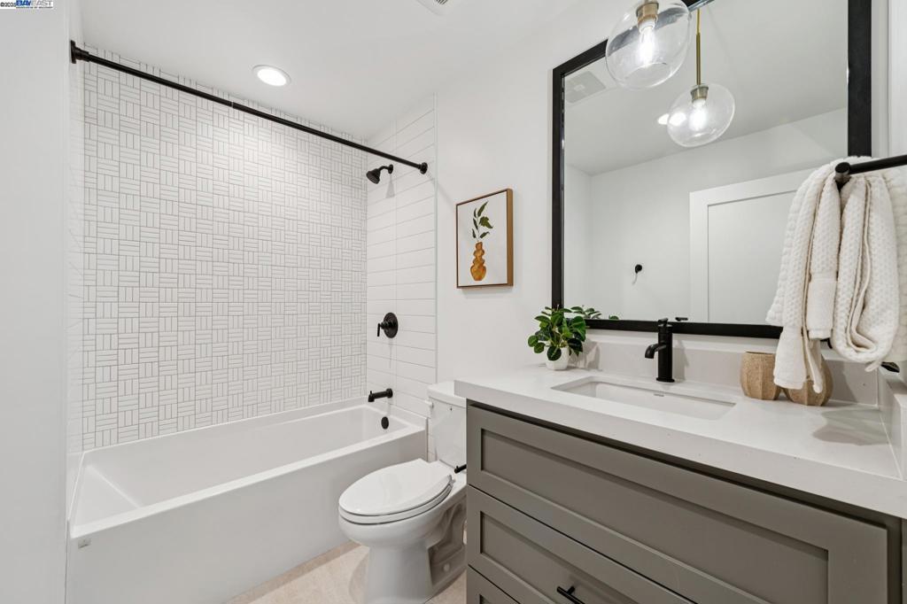 DOWNTOWN LAF - Residential