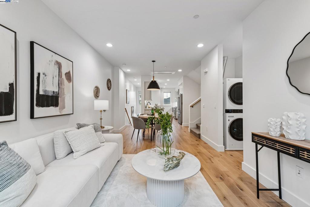 DOWNTOWN LAF - Residential