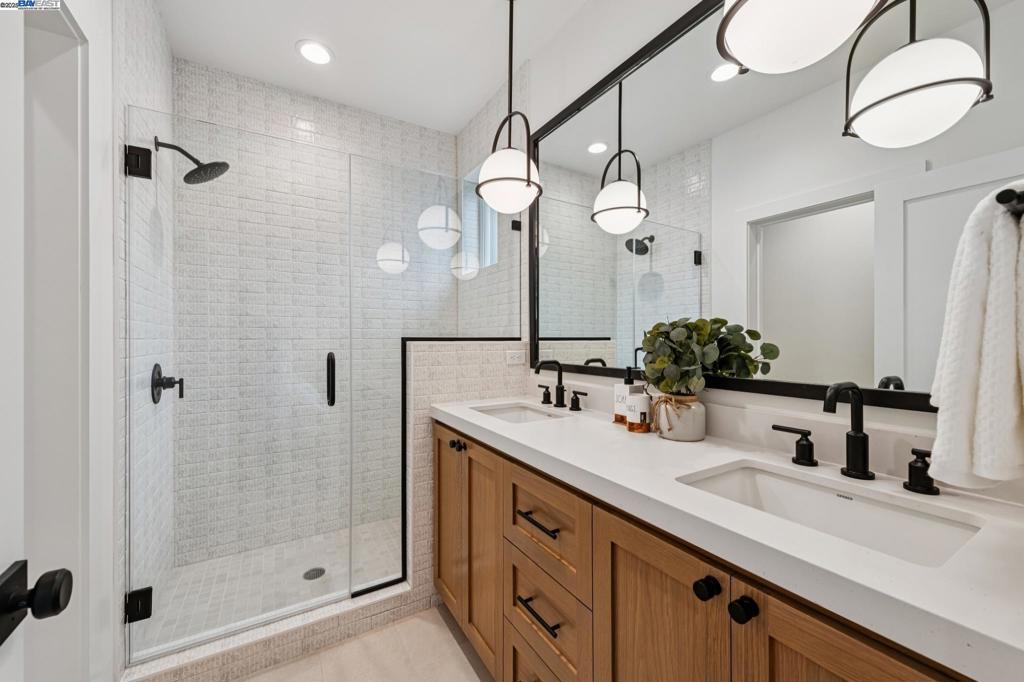 DOWNTOWN LAF - Residential