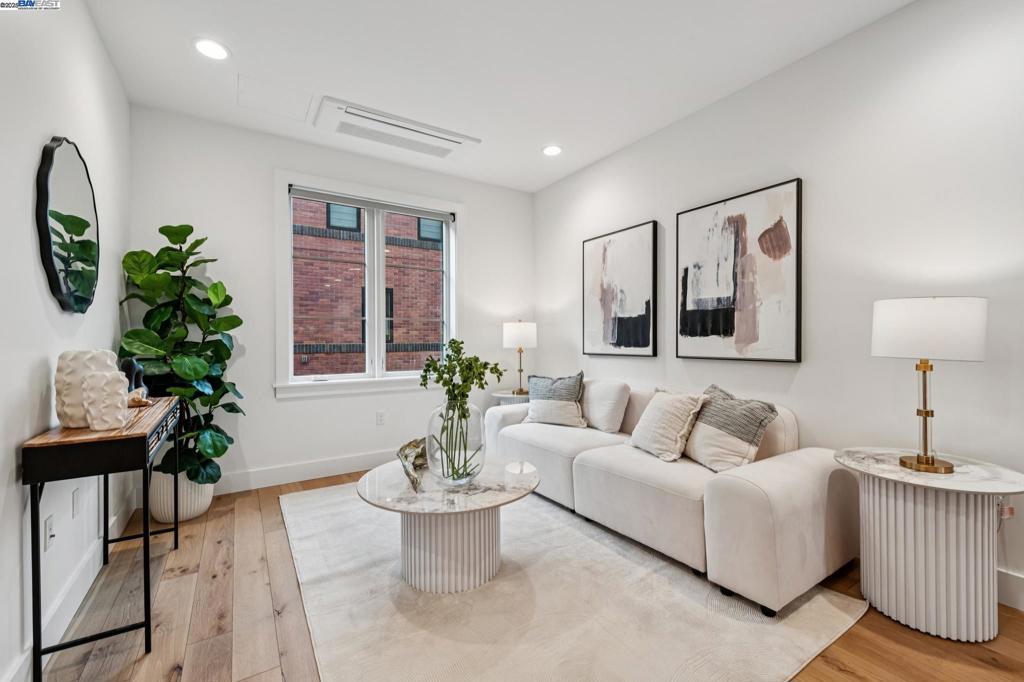 DOWNTOWN LAF - Residential