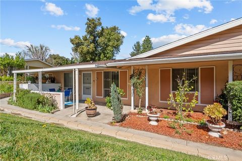 Photo of 19156 Avenue Of The Oaks #B, Newhall, CA 91321 (MLS # SR26054399)