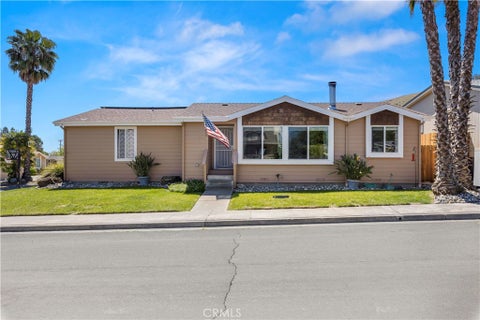 Photo of 205 Island View Dr, Lakeport, CA 95453 (MLS # LC26094214)