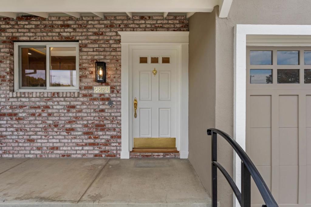 2820 Steinhart Court